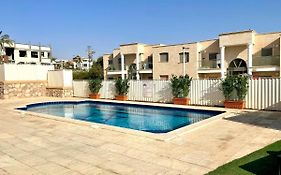 Private Pool, 3Br Garden Apartment, Aquarelle